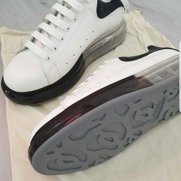 Instagram@trendin_outfitz designer shoes - Picture 4 of 8